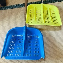 【期間限定 早い物勝ち】雪かきスコップ 2本 まとめ売りの画像