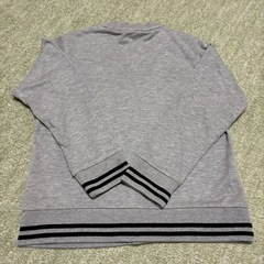 カーディガン　胸ワッペン　130の画像