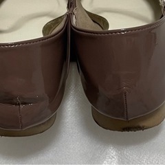 ストラップパンプスの画像