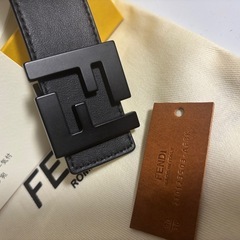 FENDIリバーシブルレザーベルト極美品90  の画像