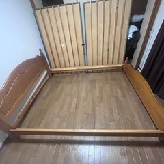 クイーンベットフレームの画像