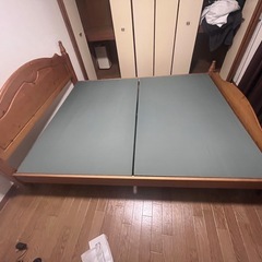 クイーンベットフレームの画像