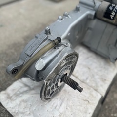 Bw’s125 エンジン E3K6E 実動 ワケアリ ディスクハブ付き ズーマーの画像