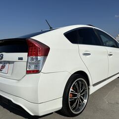 岡山【自社ローン】保証人無可★全国対応★プリウス【S】社外19インチAW/車高調/サンルーフ/TV/DVD再生/イエローフォグ/フルフラットシート/バックカメラ/カーテシーライト/ETCの画像