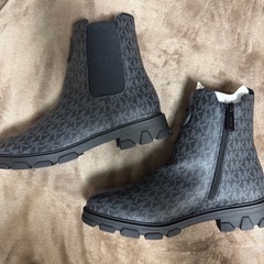 【沖縄本島手渡し限定】MICHAELKORS 　ブーツ　新品未使用　22.5cmの画像