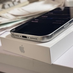 【美品中古】iPhone16pro/256GB/ホワイトチタニウムの画像