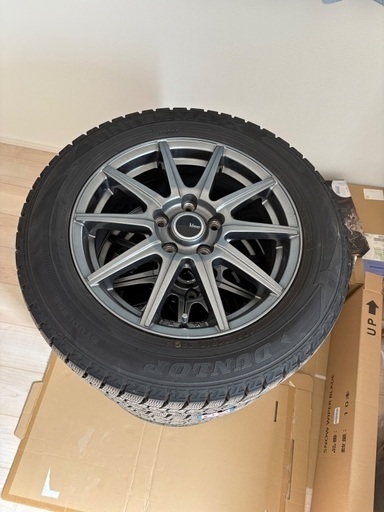 16インチスタッドレス　205/60R16  PCD114.3プリウスα 等に