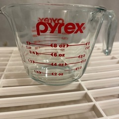 Pyrex 計量カップの画像