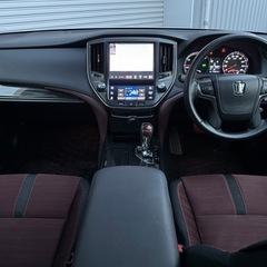 クラウン　ハイブリッド　アスリートS  サンルーフの画像