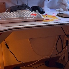 ゲーミングパソコン　白　100✖️50の画像