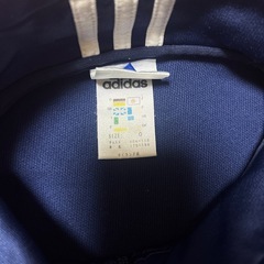 adidasジャージうわぎ上着の画像