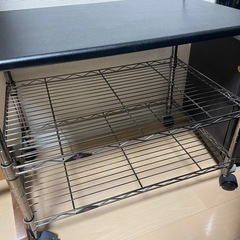 キャスター付きラックの画像