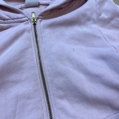 petit main✨人気形✨ぺプラム形✨フード付きパーカー✨の画像