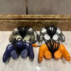 任天堂 ゲームキューブコントローラー 4個セットの画像