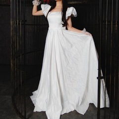 ウエディングドレスの画像