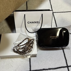 CHANEL NOVELTY シャネル ロゴ入化粧ポーチ Dカン CCロゴ入りファスナーショルダーストラップの画像