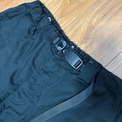ブラック ウエストベルト付きズボン　メンズの画像