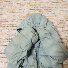【UNIQLO・90サイズ】ウルトラライトダウンジャケット　フード付きの画像