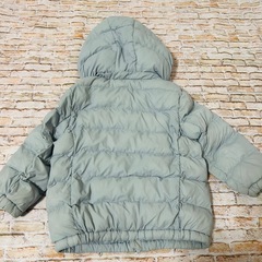 【UNIQLO・90サイズ】ウルトラライトダウンジャケット　フード付きの画像