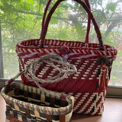 クラフトバンド　手提げ籠　ポーチ　ハンドメイド　ポーチのおまけ付 バッグの画像