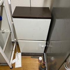 ⭐︎早い者勝ち⭐︎　レンジ台、ゴミ箱セットの画像