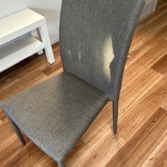 ダイニングテーブルの画像