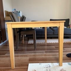 ダイニングテーブルの画像