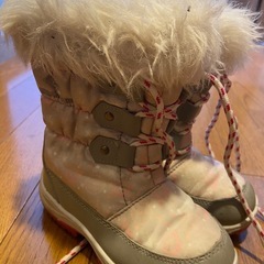 子供用スノーブーツの画像