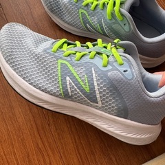 ニューバランス　スニーカー　23センチ
の画像
