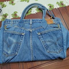 デニム、ハンドバッグの画像