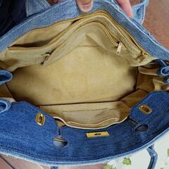 デニム、ハンドバッグの画像