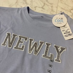 新品　半袖　tｼｬﾂ サイズ140 定価1,408円の品物の画像