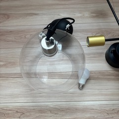 シーリングライトとペンダントライトの画像