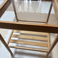 IKEA ネスナ ガラス　サイドテーブルの画像