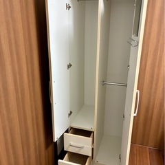 ホワイト キャビネット 洋服棚
の画像