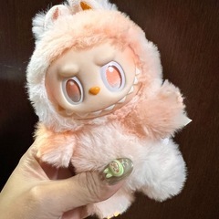 新品値下げ LABUBU ラブブ 緑、オレンジの画像