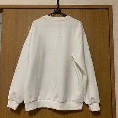 GU トレーナー　白の画像