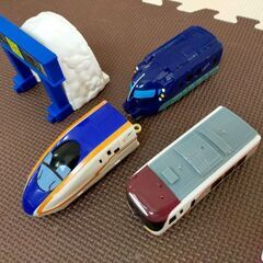 ハッピーセットプラレール5点セットの画像