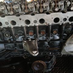 M.ベンツ124-300.4matic-エンジンブロツク.デフ販売の画像