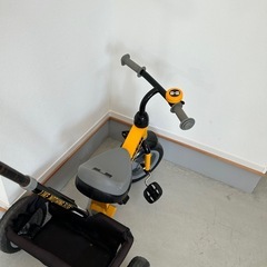 HUMMERキッズ三輪車の画像