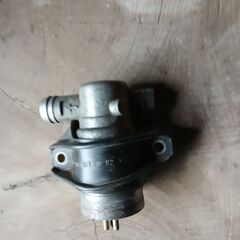 Mベンツエンジン201-124-126-107用エヤーバルプの画像