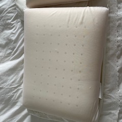 IKEA PRAKTVÄDD 枕 ホワイトの画像