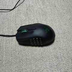 Razer Naga ゲーミングマウス
の画像