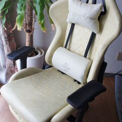 【中古】RAKU ゲーミングチェアの画像