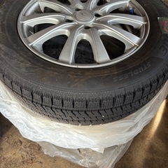 スタッドレスタイヤの画像