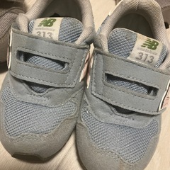 ニューバランス、子供靴、3足の画像