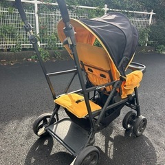 折りたたみ2人乗りベビーカー 黄色と黒　『引き取り限定』の画像