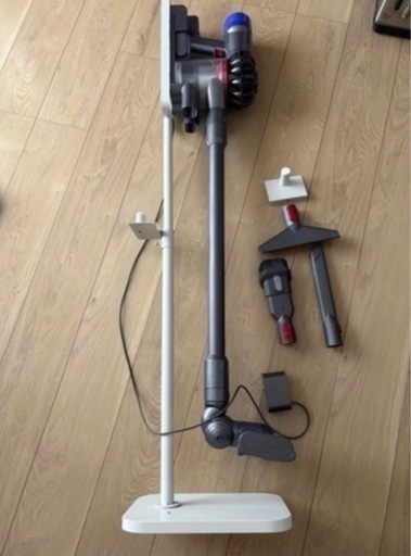 ‼️ダイソン dyson v7 fluffy定価5万‼️