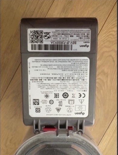 ‼️ダイソン dyson v7 fluffy定価5万‼️