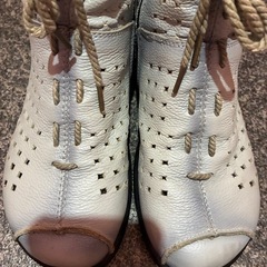 本革ブーツの画像